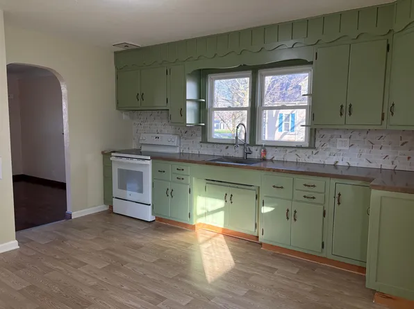 340 Maple St, Deshler, OH 43516