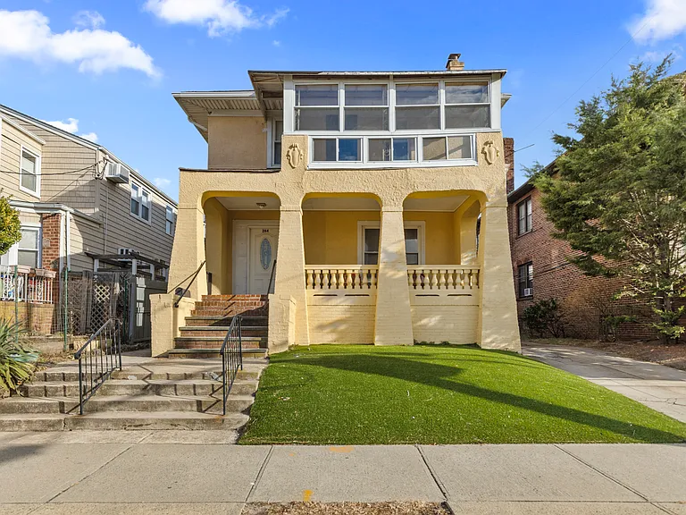 264 Laurelton Blvd #2 — Photo 1