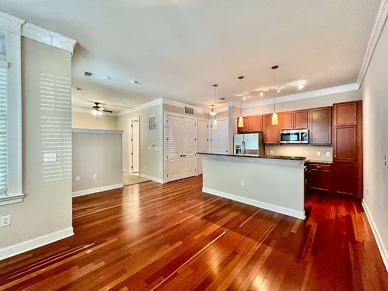 2810 Selwyn Ave #111 — Photo 19