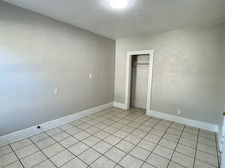 4262 Greenwood Ave — Photo 10