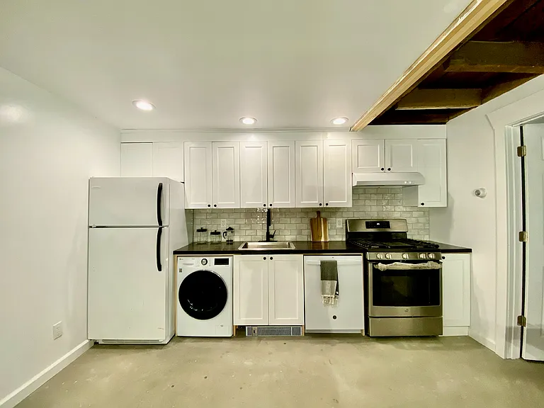 18 Martinsville Rd — Photo 4