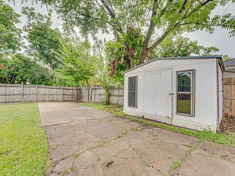 825 Branch Dr — Photo 21