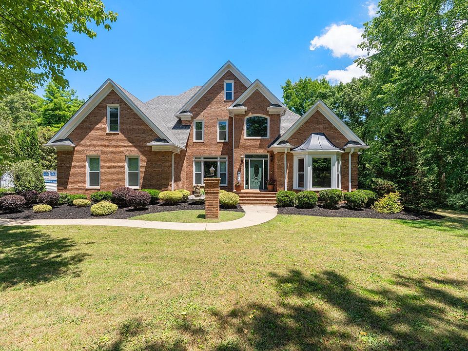 1st image of 224 Keeneland Way