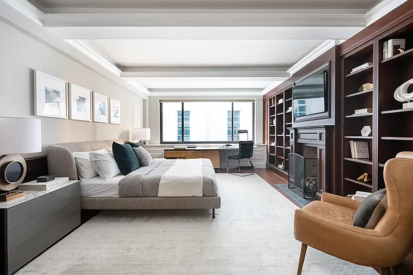 Sold by Sotheby's International Realty | media 10