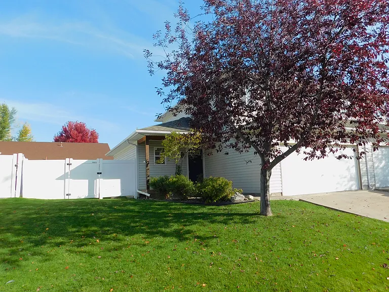 27 Stratford Dr — Photo 10