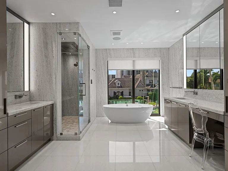 7474 NE Bay Cove Ct — Photo 84