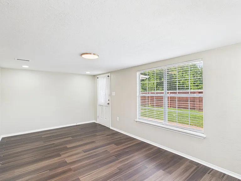 6308 NW Taylor Ave — Photo 15