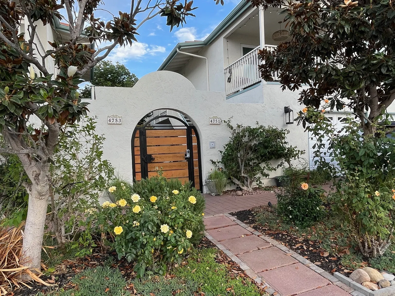 2 bed, 1.5 bath, 849 sqft, $2,900 — Photo 2