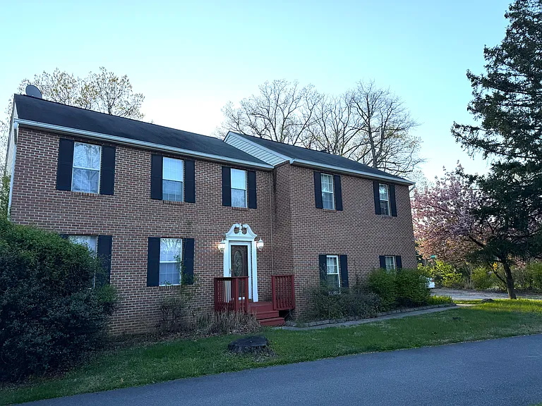 5283 Ilchester Rd — Photo 2