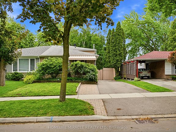 2nd image of 1612 Wavell Cres