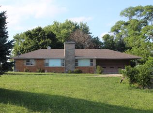 2909 Broadway Rd, Pekin, IL 61554