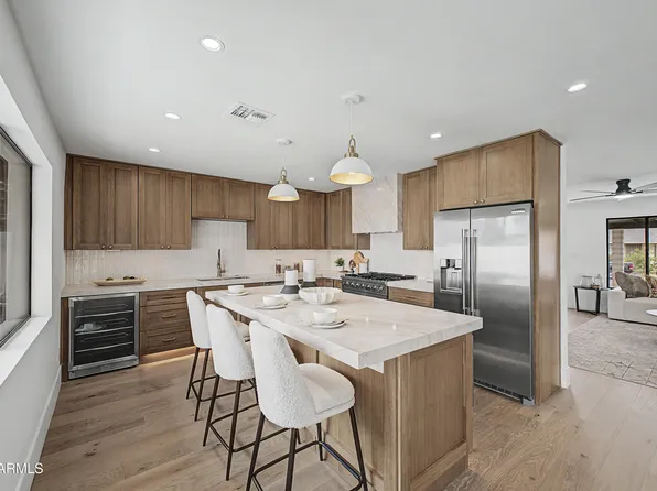 8008 E WHITTON Avenue, Scottsdale, AZ 85251