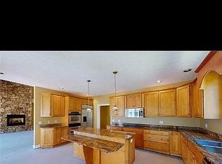 395 Thornell Rd, Pittsford, NY 14534