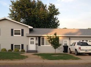 671 3rd Ave SW, Dickinson, ND 58601