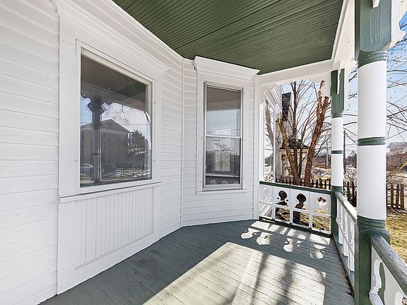 3rd image of 273 College St