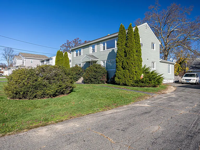 272 Hunyadi Ave #2 — Photo 14