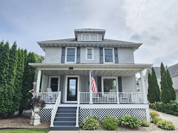 809 S Adams St, Green Bay, WI 54301
