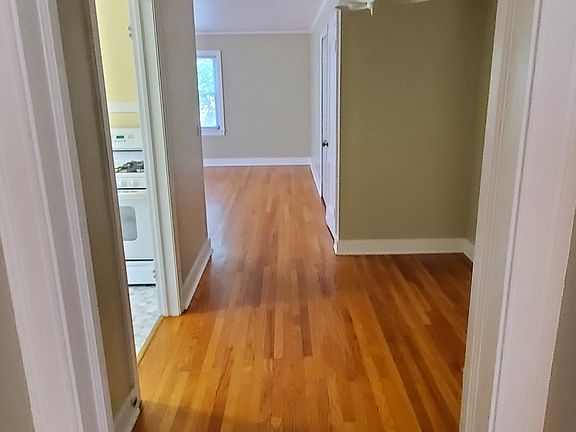 2nd image of 1332 Evelyn St APT 2N