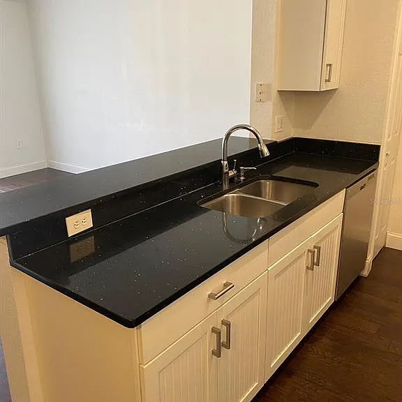 5475 Vineland Rd #8311 — Photo 5