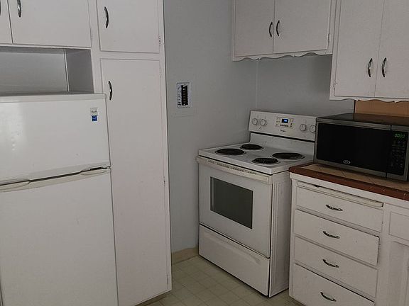 4th image of 2615 D St