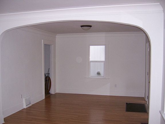 Spacious Living/Dining Room