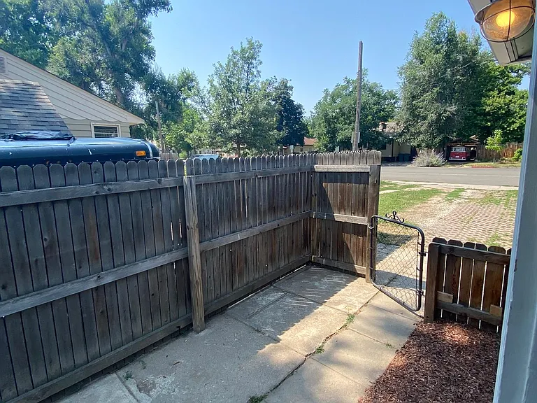 301 Edwards St — Photo 21