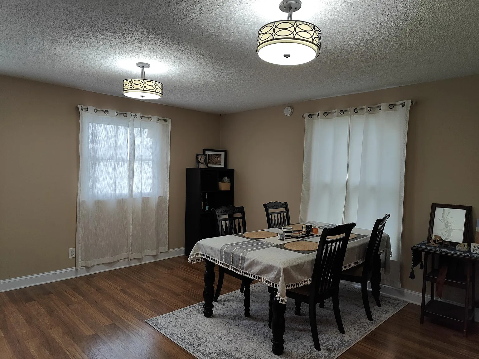 3 bed, 1295 sqft, $2,100 — Photo 4