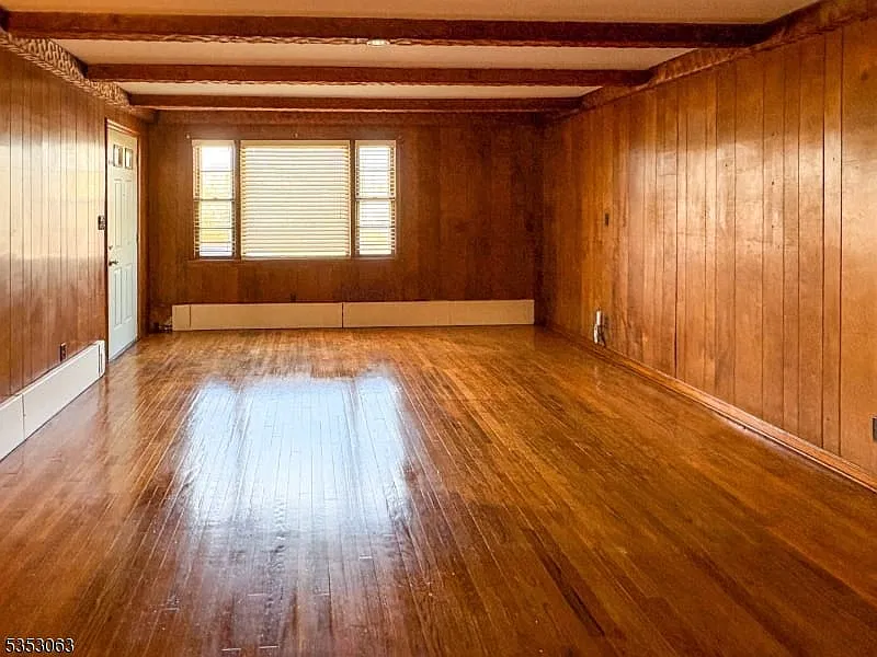 3 bed, 1.0 bath, $2,500 — Photo 4