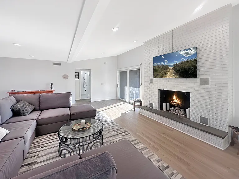 1225 Leeton Dr — Photo 8