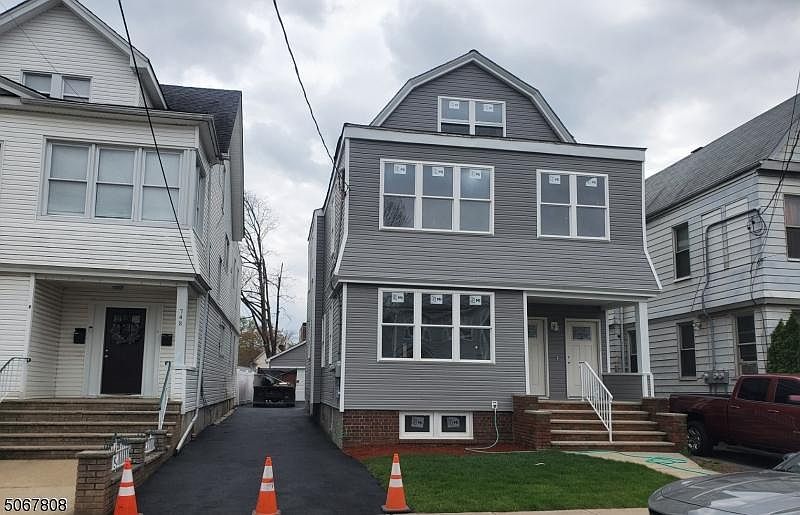 2nd image of 750 Pennington St #752