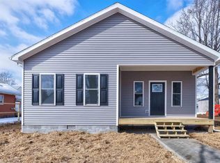 122 N Lincoln Ave, Oakland City, IN 47660