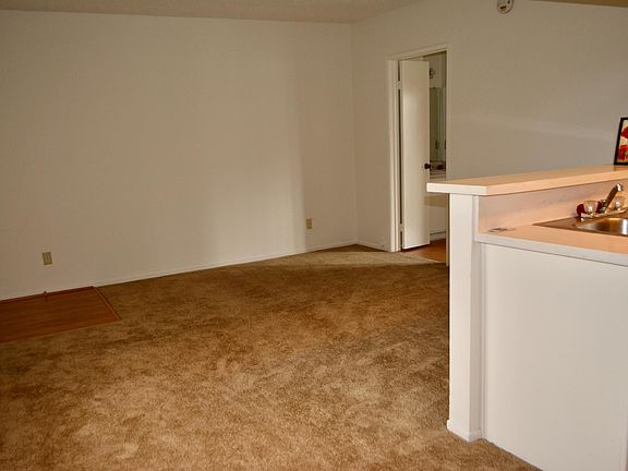 5th image of 17821 Halsted St #39