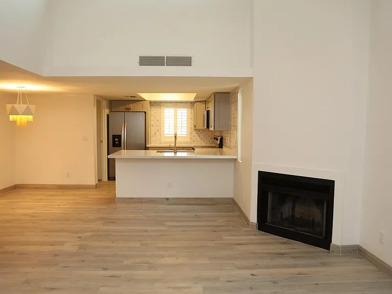 2020 W Union Hills Dr — Photo 8