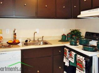 37 Treeview Dr, Lithonia, GA 30038