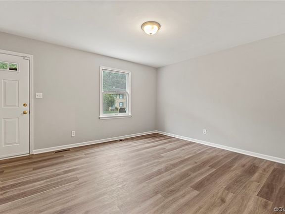 5th image of 147 Farrell Ln