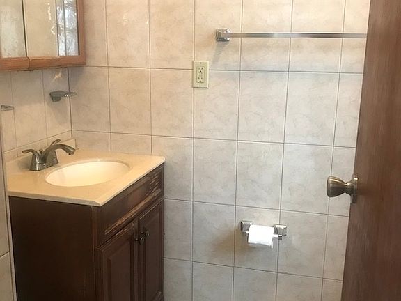 4th image of 30-40 32nd St #4H