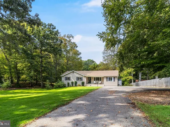 6945 Rose Ln, La Plata, MD 20646