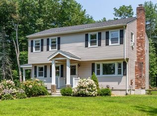 22 Justin Cir, Londonderry, NH 03053