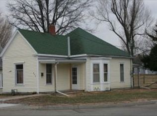 912 W Chestnut St, Savannah, MO 64485