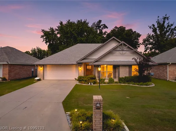 8104 S 24th St, Fort Smith, AR 72908