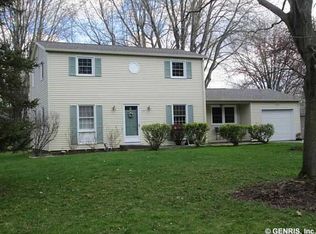 17 Redwood Dr UNIT E, Penfield, NY 14526