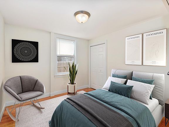 5th image of 25 Beachland Ave #1