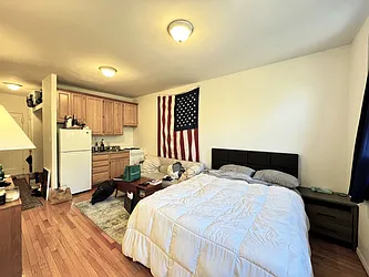 Rented by KNOCKKNOCK LLC