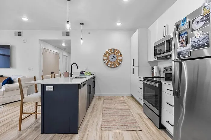 3131 Fleur Dr #313 — Photo 10