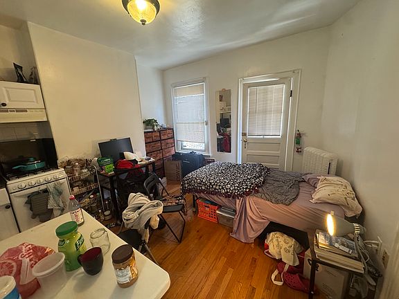 2nd image of 109 Dartmouth St #7