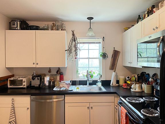 5th image of 345 Clover St