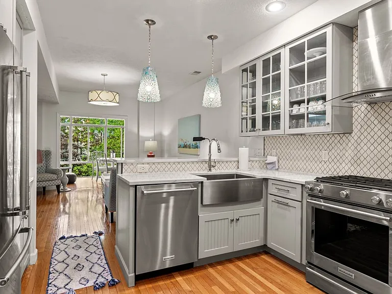 213 Midtown Dr — Photo 14