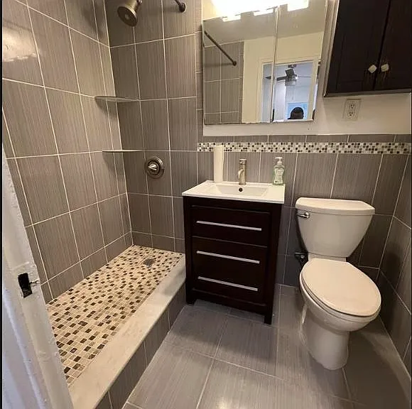 201 Saint Pauls Ave #4V — Photo 8