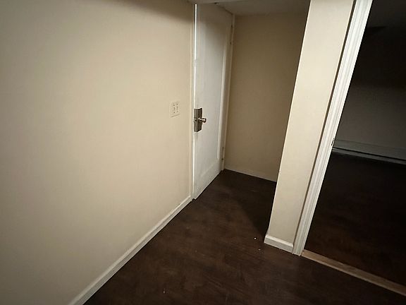 4th image of 806 E 233rd St APT A
