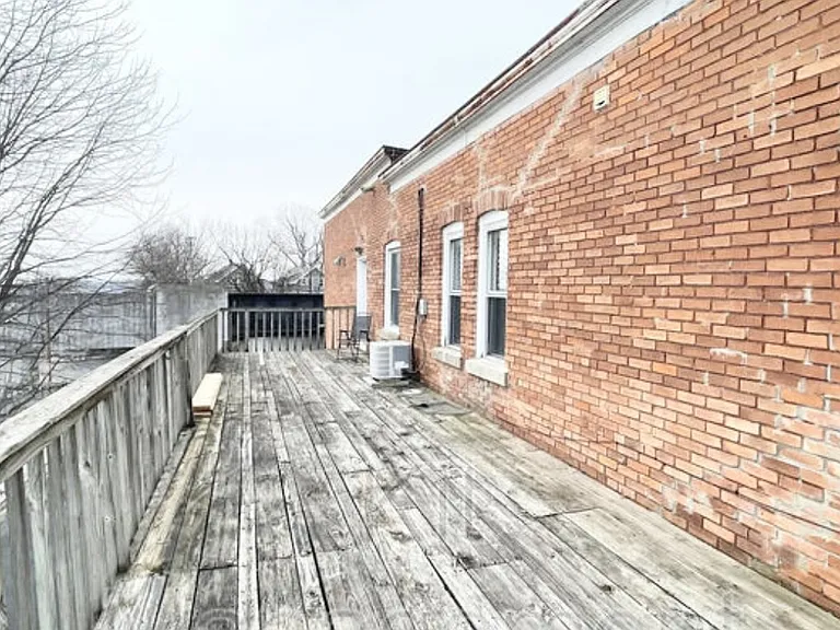 2248 Broadway St #UPPER — Photo 2